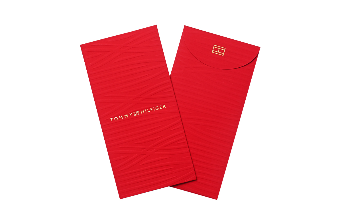 Buy a New Year gift and receive a pack of Tommy Hilfiger Red Envelopes